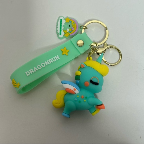 Dragon Run Unicorn 3D Silicone Keychain - Picture 4 of 8